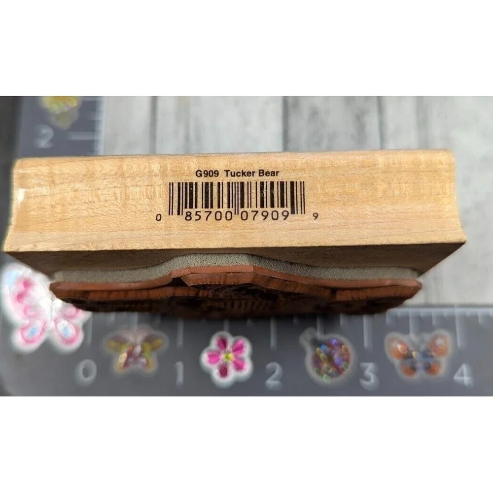 Hero Arts Tucker Bear G909 Heart Sweater Rubber Stamp Wood #i48